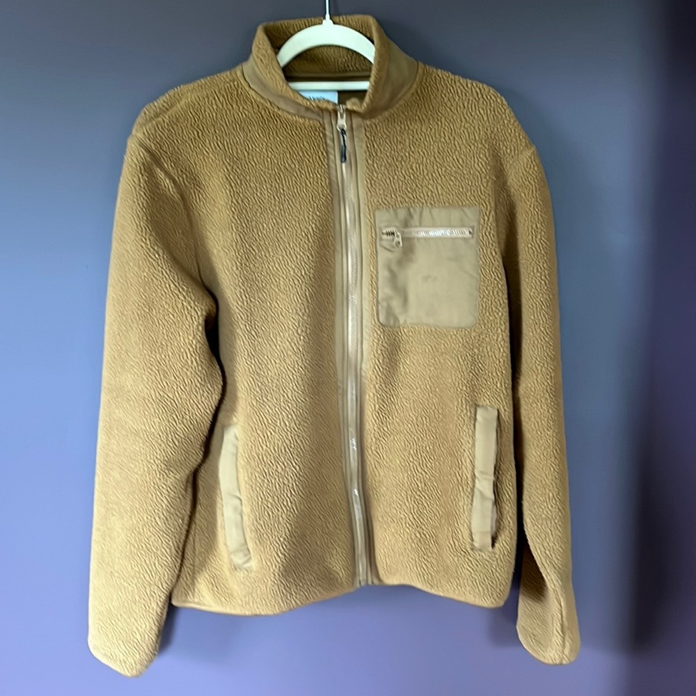 Camel color fleece zip up jacket, loose fitting size medium